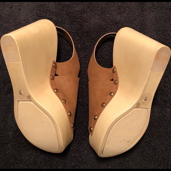 Brown suede wedge shoes - Picture 4 of 4